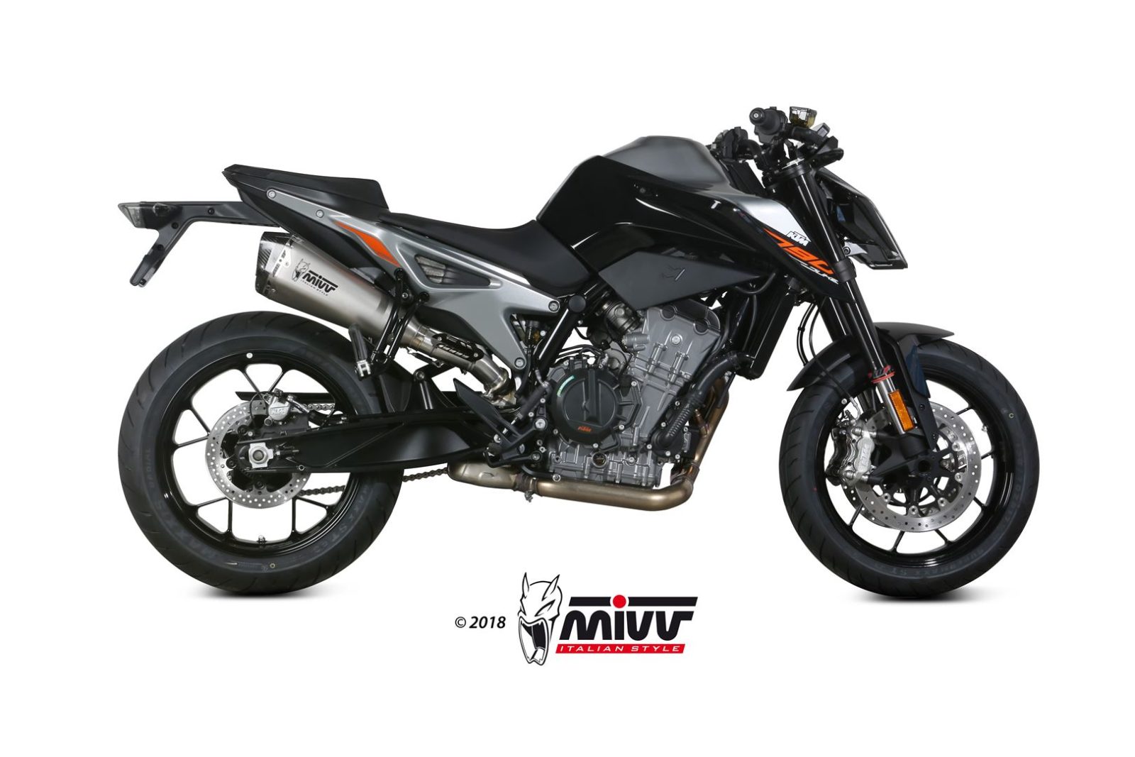 KTM_Duke790_18-_73KT020LDRX_$01