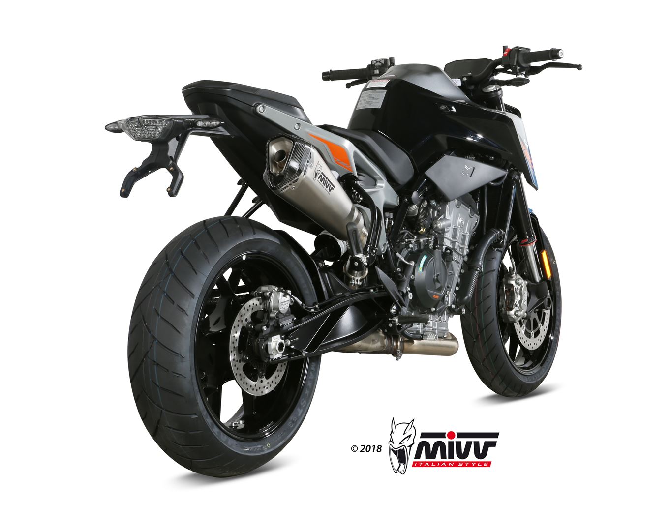 KTM_Duke790_18-_73KT020LDRX_$02