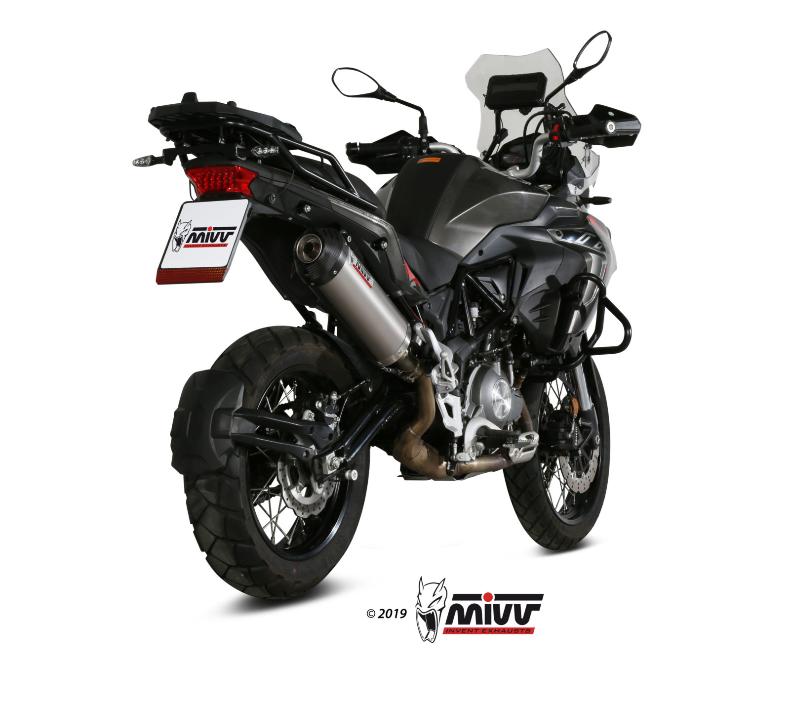 Scarico BENELLI TRK 502 X Mivv Oval تيتانيوم بغطاء كربوني E.004.LNC