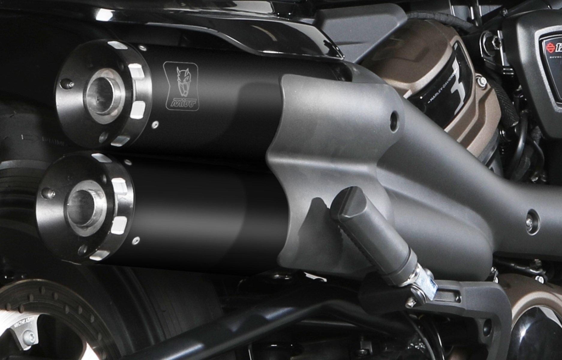 Harley_Davidson_Sportster1250S_23-_73HD004LH1BA_$32